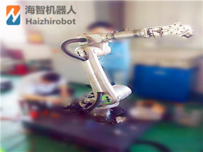 工業(yè)機(jī)器人編程要學(xué)多久？普工能不能學(xué)會(huì)？(圖3)