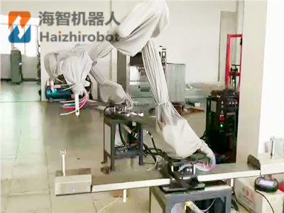 自動旋轉轉臺噴涂機器人生產(chǎn)測試