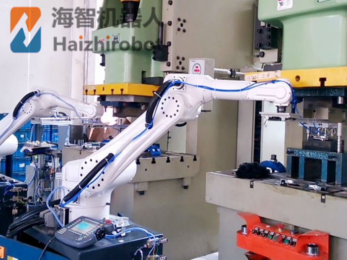 沖壓機(jī)械手機(jī)型怎么選擇！沖床機(jī)器人幾軸？